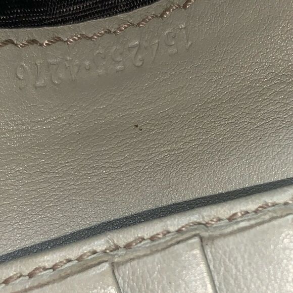 Authentic GUCCI Guccissima GG Logo Compact Wallet Beige - Picture 8 of 9